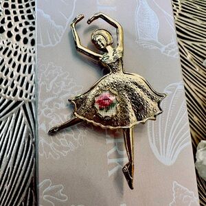 Vintage Petite point broach